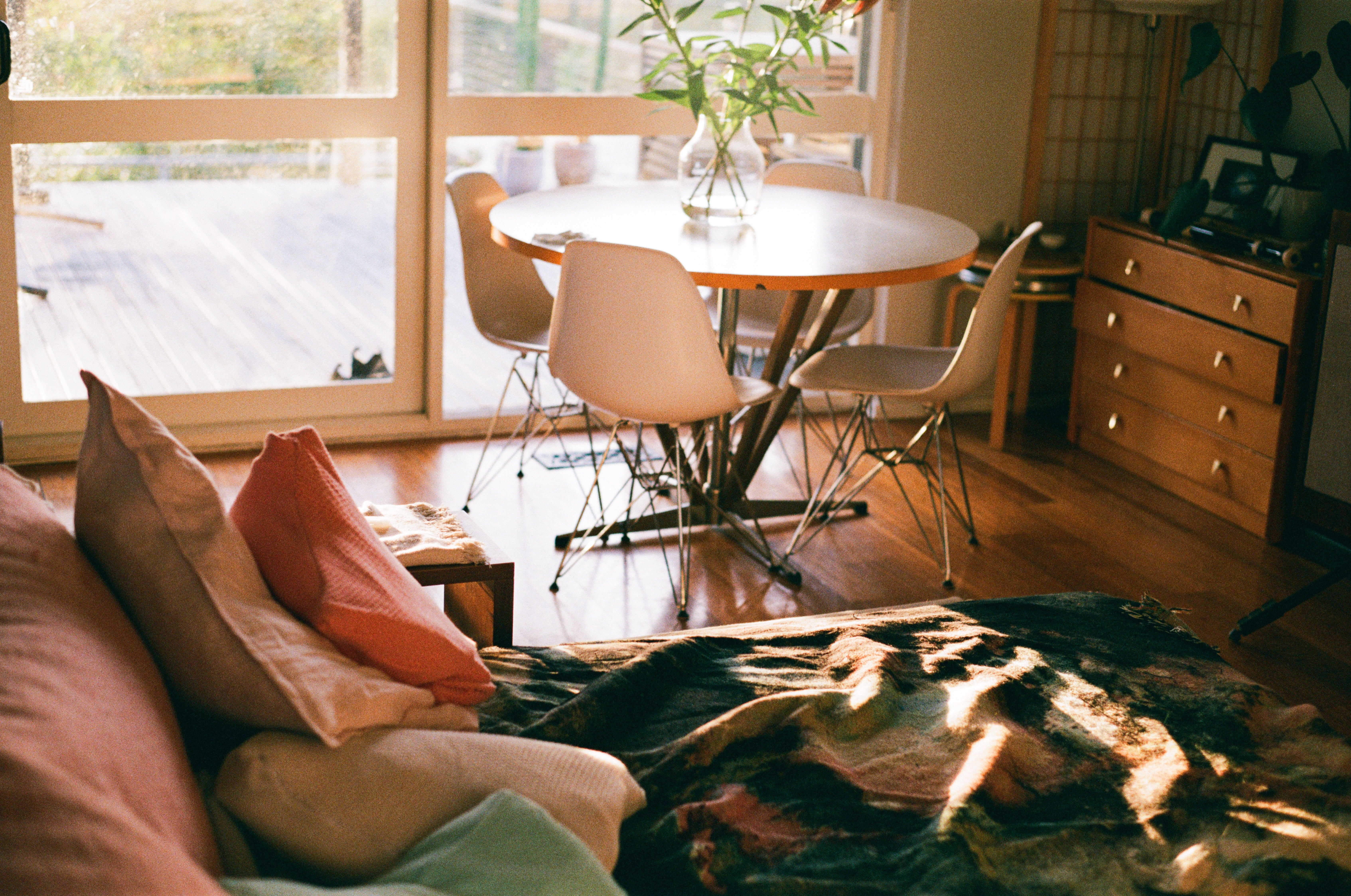 Rent-Carolyn-Schofield-In-a-Room-2